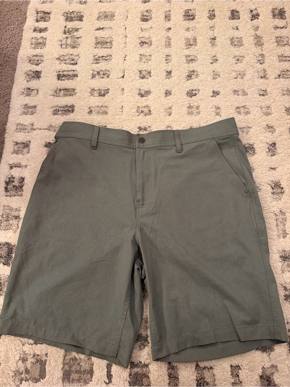 32 Degrees Cool Men’s Stretch Performance Chino Shorts - Sage Green Size 36